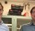 Ulrik Lund Andersen (venstre) og Tobias Gehring (højre) fra DTU Fysik leder CryptQ projektet. De ser med begejstring frem til, i tæt samarbejde med førende danske virksomheder, at transformere deres forskning i kvantekryptografi til produkter, der kan gavne og skabe værdi i samfundet.    